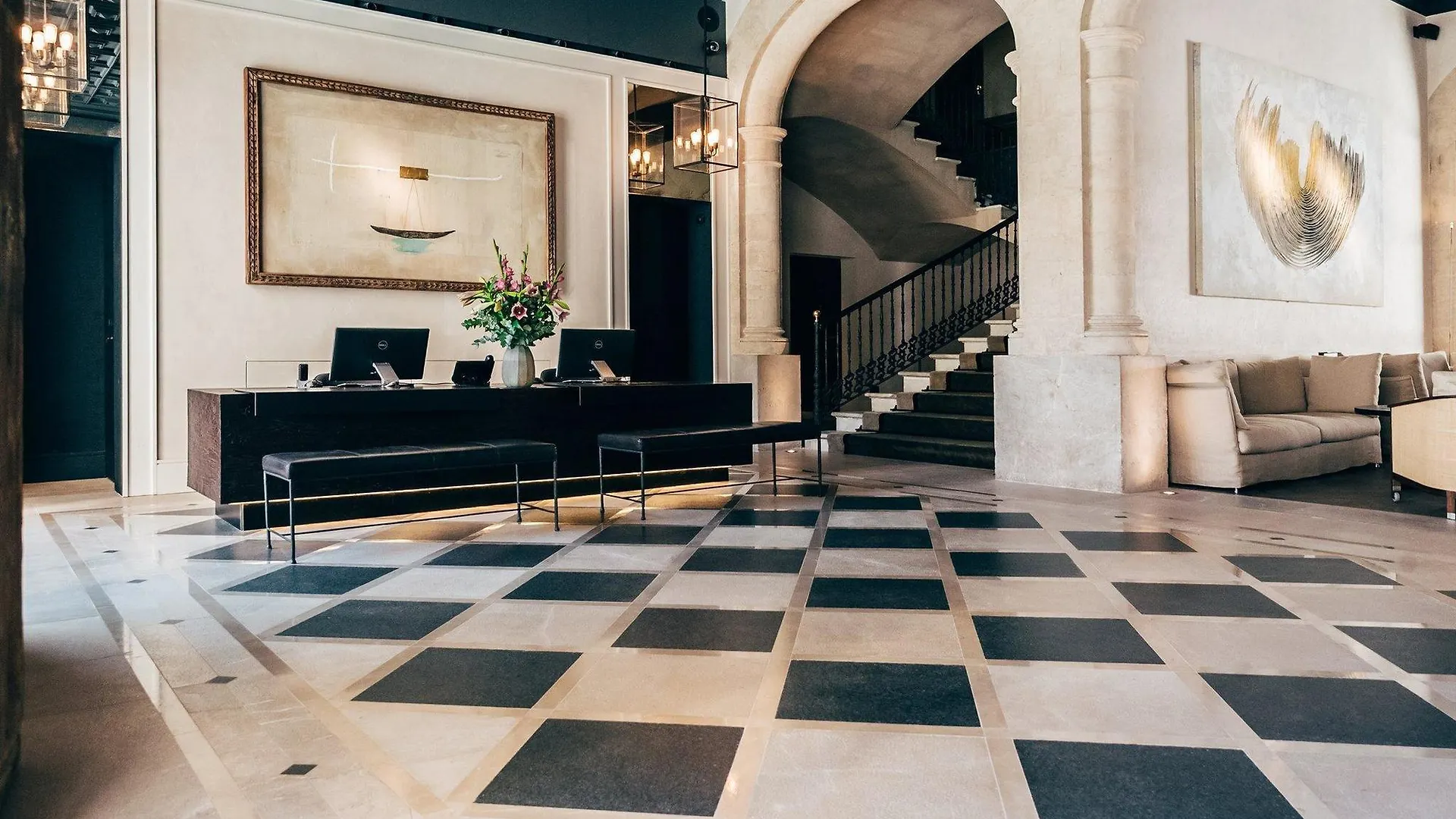 Sant Francesc Hotel Singular location